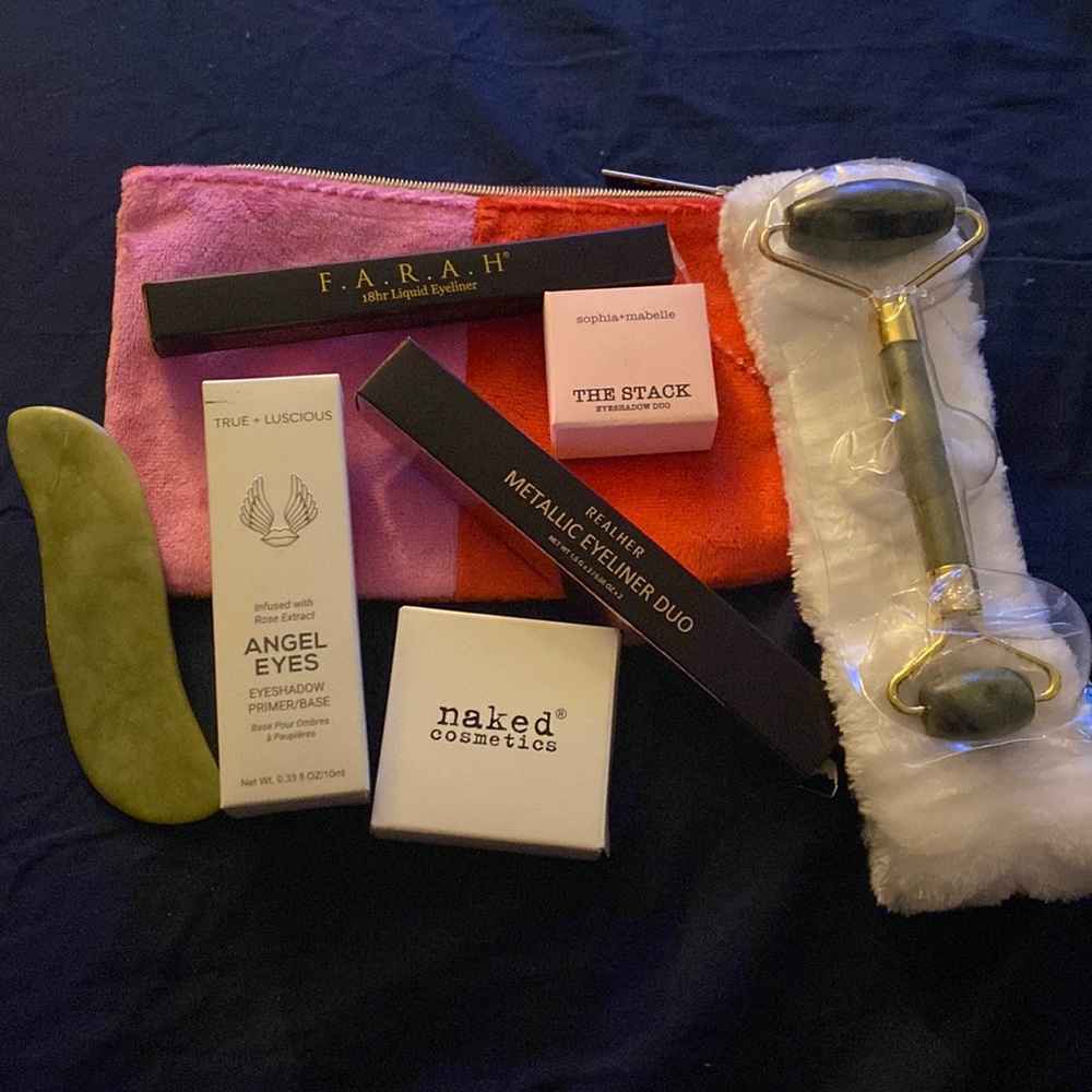 Ipsy makeup bag
